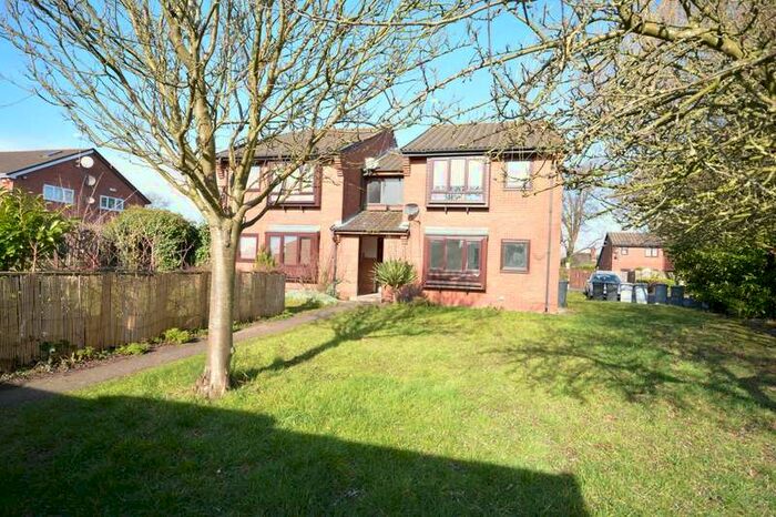 1 Bedroom Studio Flat To Rent In Queens Park Gardens, Crewe, CW2
