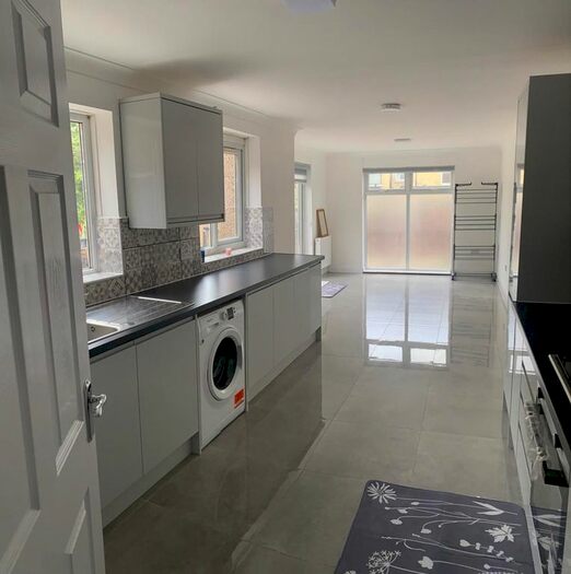 5 Bedroom Terraced House To Rent In Melville Road, Walthamstow, E17