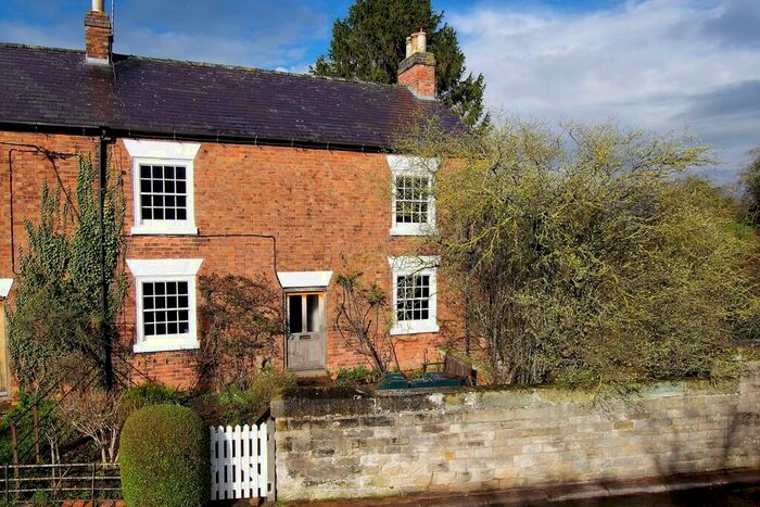 3 Bedroom Semi-Detached House For Sale In Breedon Lane, Tonge, DE73