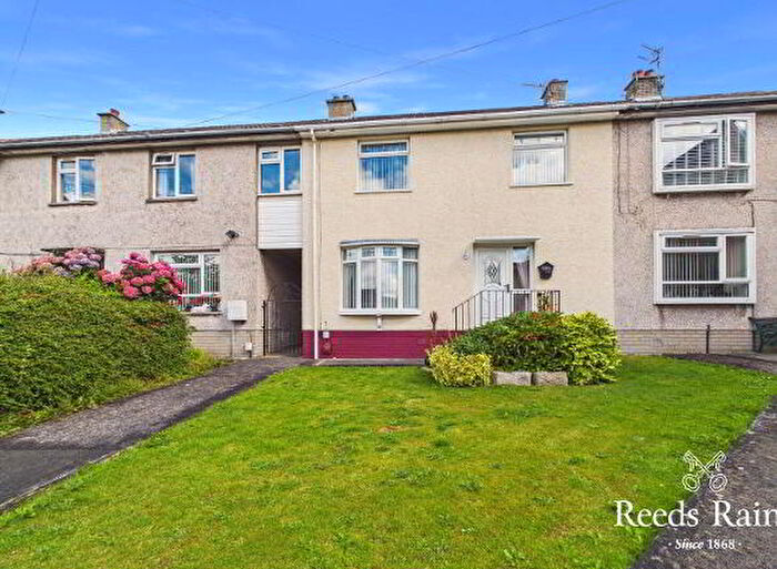 3 Bedroom Mid Terraced House For Sale In Drumadoon Drive, Belfast, BT16