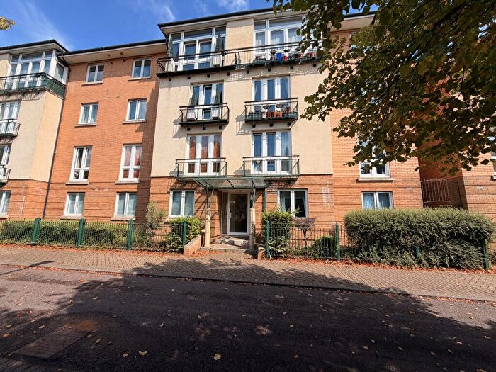 2 Bedroom Maisonette To Rent In Amalfi House, Ffordd Garthorne, Cardiff Bay, CF10