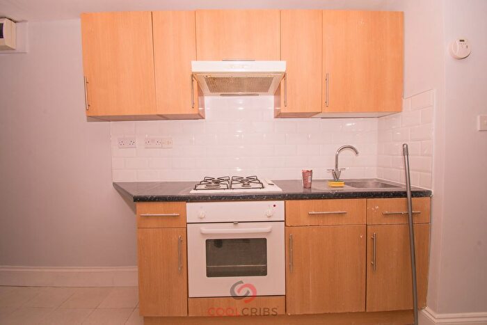 Studio To Rent In Blythe Road, Shepherds Bush, W14