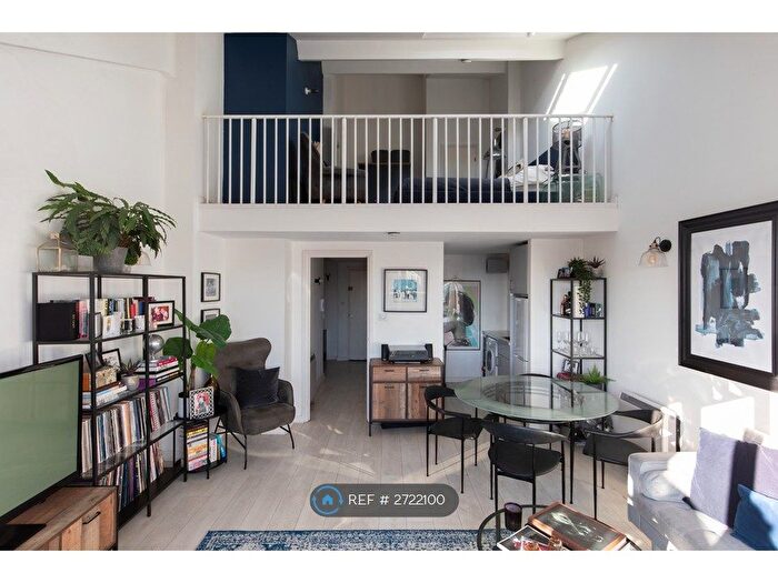 1 Bedroom Flat To Rent In Lexington Building, London, E3