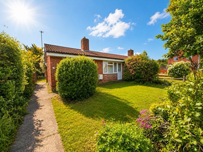 1 Bedroom Semi-Detached Bungalow For Sale In Micheldever Road, Whitchurch, RG28