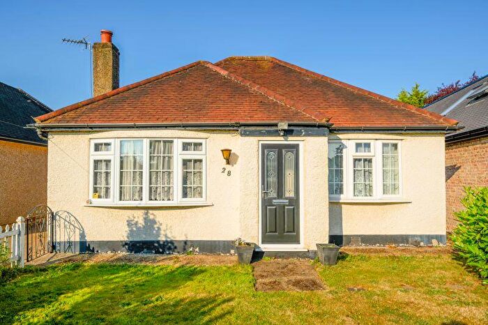 2 Bedroom Detached Bungalow To Rent In The Grove, Walton-On-Thames, KT12