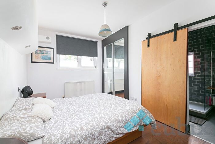 1 Bedroom Flat For Sale In Mason Street, London, SE17
