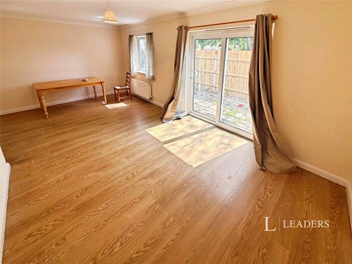 3 Bedroom Flat To Rent In Holbeach Road, Spalding, Lincolnshire, PE11