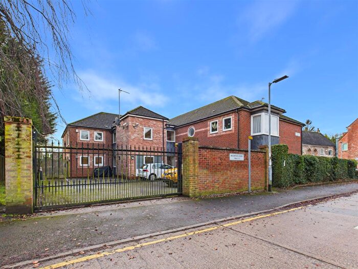 2 Bedroom Flat For Sale In Station Road, Brough, HU15