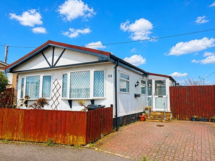 3 Bedroom Park Home For Sale In Trenance Caravan Park, Newquay, TR7