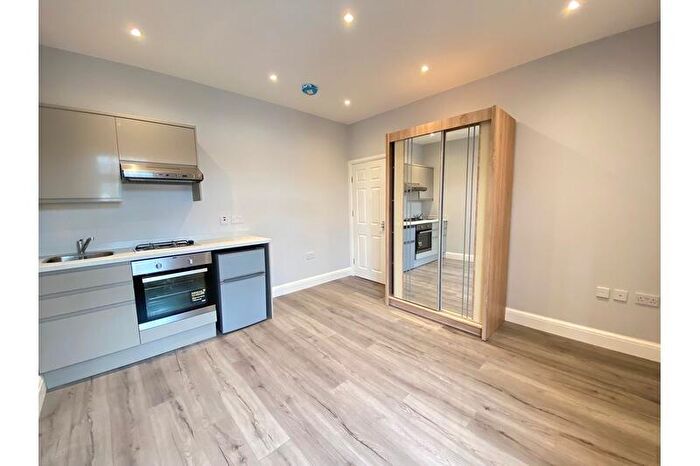 Studio To Rent In Buchanan Gardens, Kensal Green, London, NW10