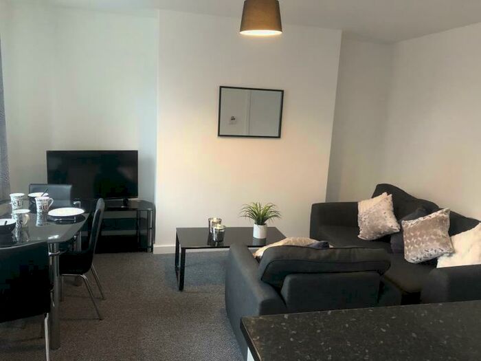 3 Bedroom Terraced House To Rent In Granby Road, LS6