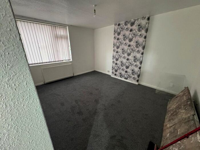 3 Bedroom Flat To Rent In The Oval, Newcastle Upon Tyne, NE6