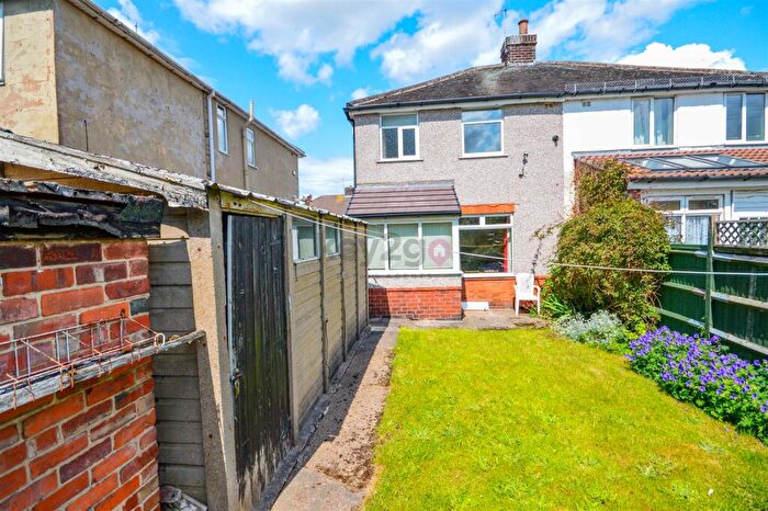 3 Bedroom Semi-Detached House For Sale In Kirkdale Drive, Sheffield, S13