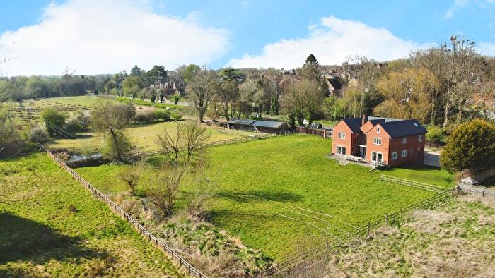 7 Bedroom Detached House For Sale In Bath Road, Marlborough, SN8