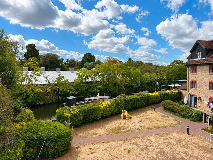 2 Bedroom Flat For Sale In Shire Place, Brentford, TW8