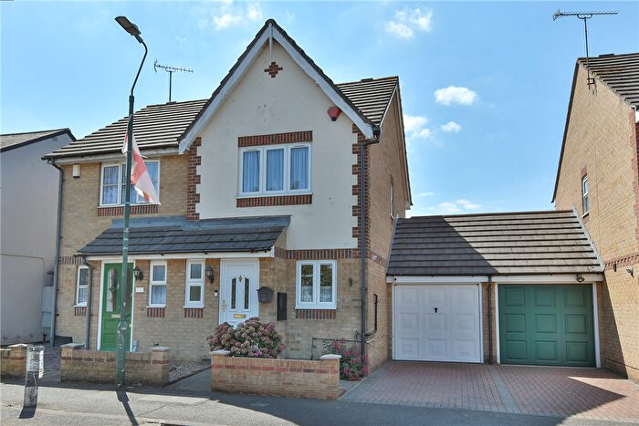 2 Bedroom Semi Detached House For Sale In Crescent Road, Erith, Kent, DA8
