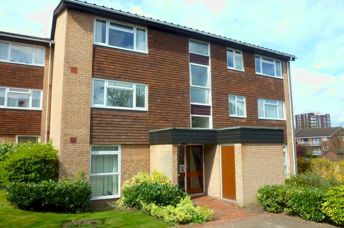 1 Bedroom Flat To Rent In Bardsley Close, Croydon, Surrey, CR0