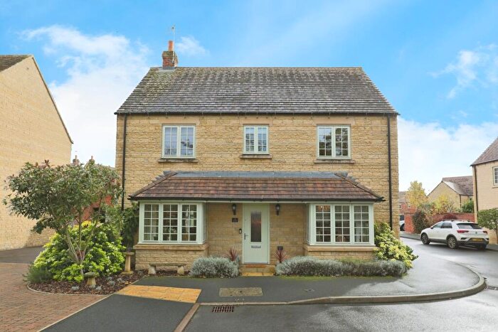 4 Bedroom Detached House For Sale In Bluebell Close, Moreton-in-Marsh, Gloucestershire, GL56