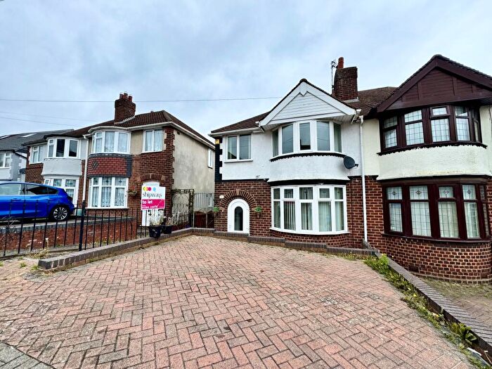 3 Bedroom House To Rent In Regent Avenue, Tividale, Oldbury, B69