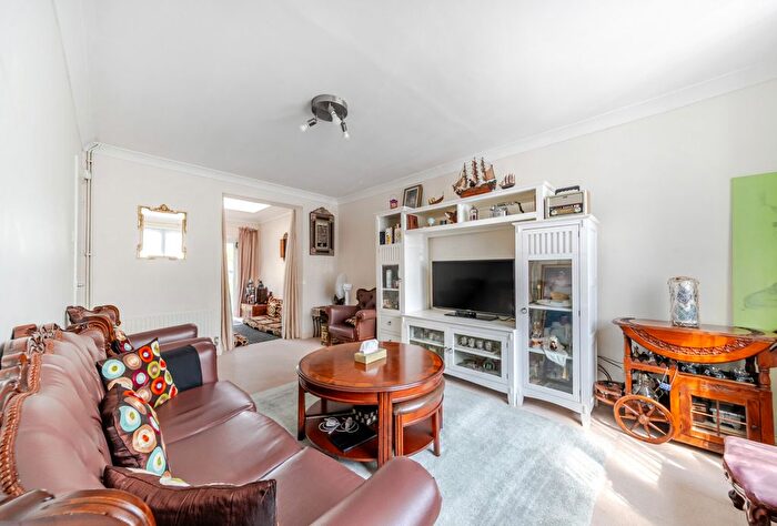 3 Bedroom End Of Terrace House For Sale In Elthorne Road, London, NW9