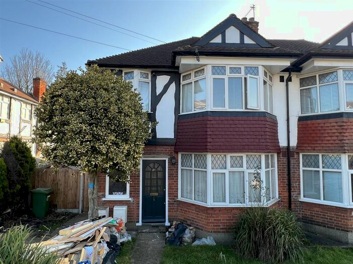 2 Bedroom Flat To Rent In Vincent Gardens, London, NW2