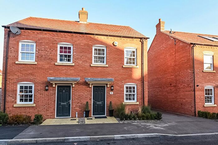 2 Bedroom Semi-Detached House To Rent In Cantley Road, Great Denham, MK40