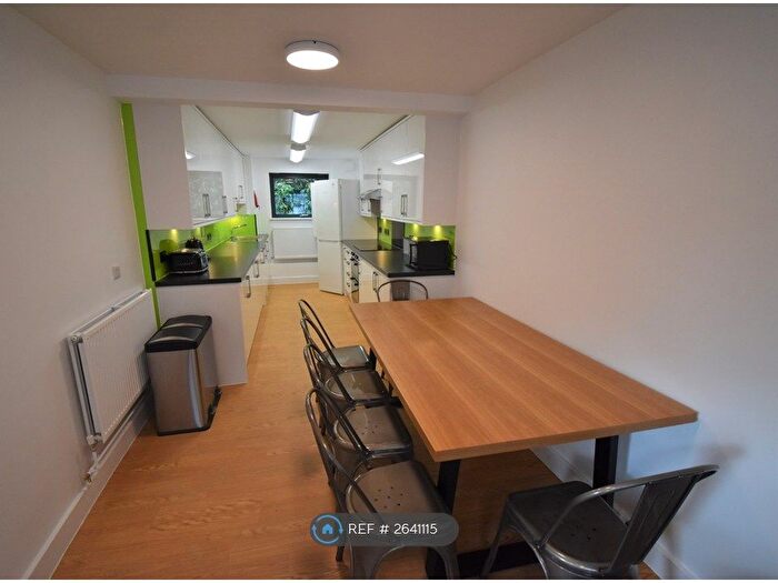 6 Bedroom Terraced House To Rent In Hillside Court, Reading, RG1