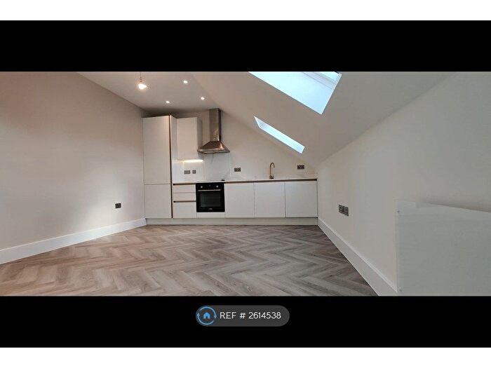 1 Bedroom Flat To Rent In Hatfield Road, St Albans, AL1