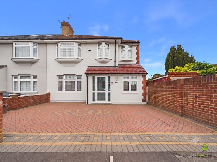 4 Bedroom Semi Detached House For Sale In Berkeley Avenue, Bexleyheath, DA7