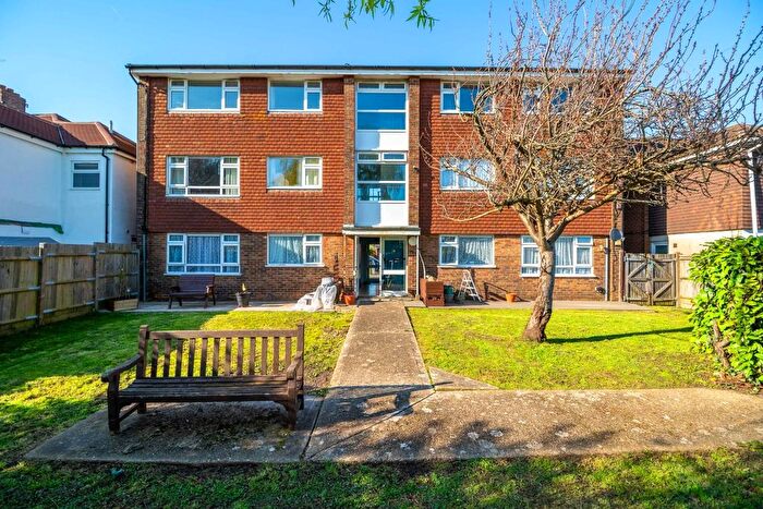 1 Bedroom Flat For Sale In Tower Road, Lancing, BN15