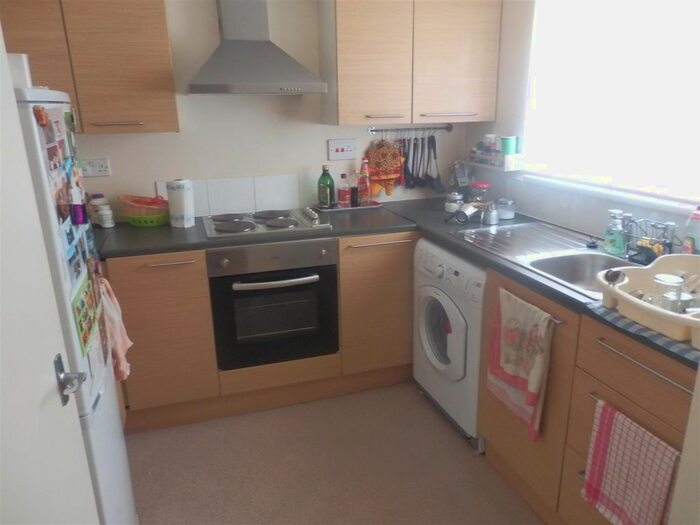 2 Bedroom Flat To Rent In Carnarvon Road, London, E15