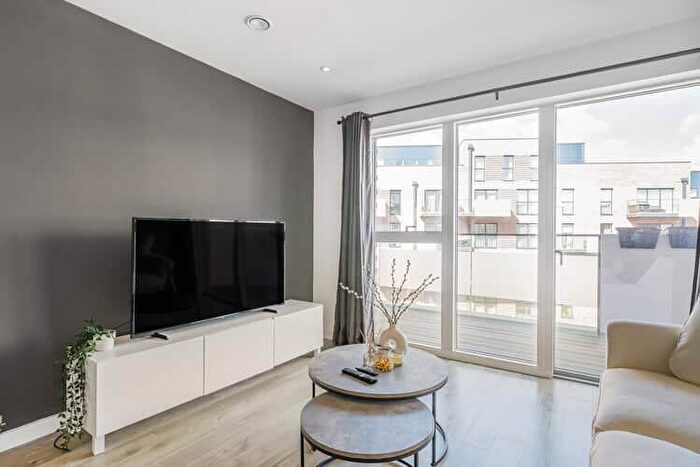 2 Bedroom Flat For Sale In Purbeck Gardens, London, Greater London, SE26