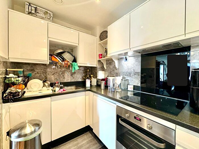 2 Bedroom Flat For Sale In Echo Court, Telegraph Avenue, London, NW9