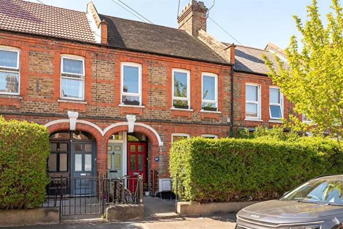 2 Bedroom Flat For Sale In Mersey Road, Walthamstow, E17