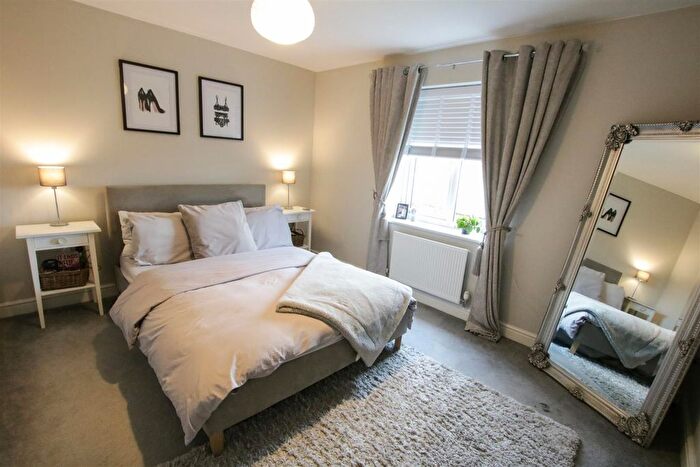 2 Bedroom Semi-Detached House For Sale In Bryndale Close, Bircotes, Doncaster, DN11