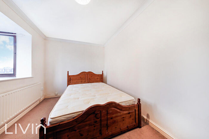 1 Bedroom Flat For Sale In Chartwell Close, Croydon, CR0