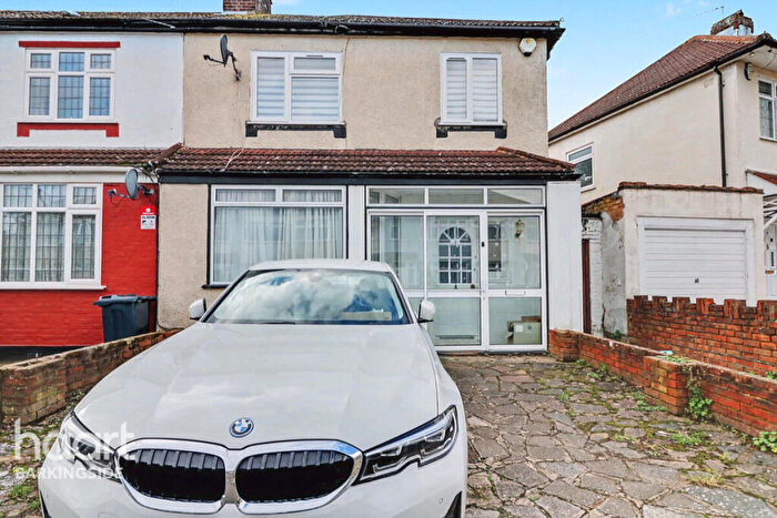 3 Bedroom End Of Terrace House For Sale In Ascot Close, Hainault, IG6