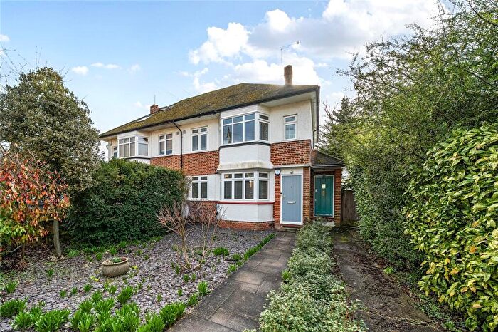 3 Bedroom Maisonette For Sale In Warwick Road, Thames Ditton, KT7