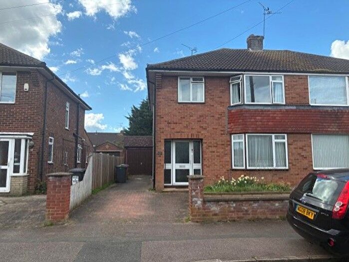 3 Bedroom Detached House To Rent In Aldhous Close, Luton, LU3