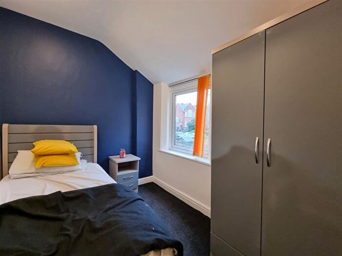 1 Bedroom Detached House To Rent In Russell Street, Loughborough, Leicestershire, LE11