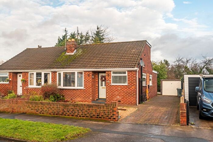 3 Bedroom Bungalow For Sale In Castle Ings Drive, Leeds, LS12