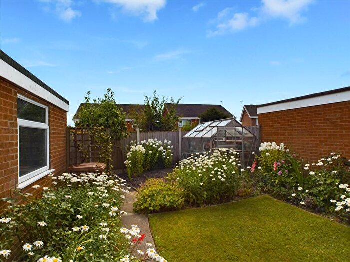 2 Bedroom Bungalow For Sale In Surfleet Close, Wollaton, Nottinghamshire, NG8