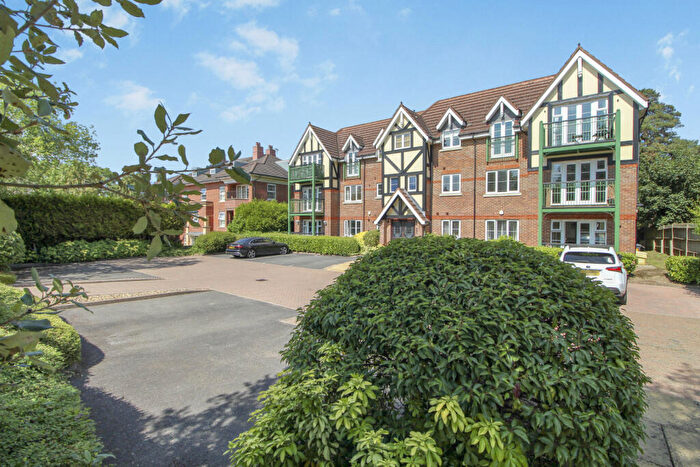 3 Bedroom Flat To Rent In Maplewood Court, Eastbury Avenue, Northwood, HA6