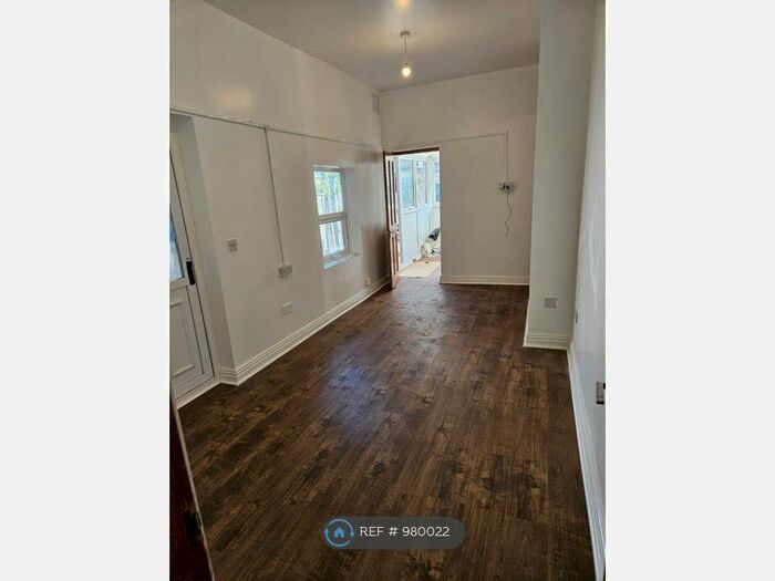 Studio To Rent In Portland Road, Norwood Junction, SE25