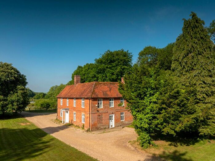 5 Bedroom Detached House To Rent In Overton, Basingstoke, Hampshire, RG25