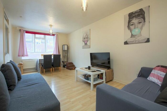 1 Bedroom Flat To Rent In Coppock Close, London, SW11