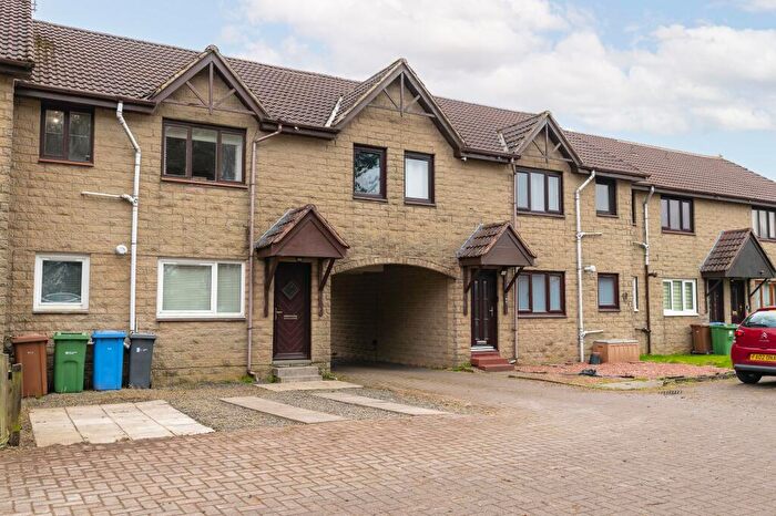 2 Bedroom Apartment For Sale In Neilson Court, Blackburn, EH47