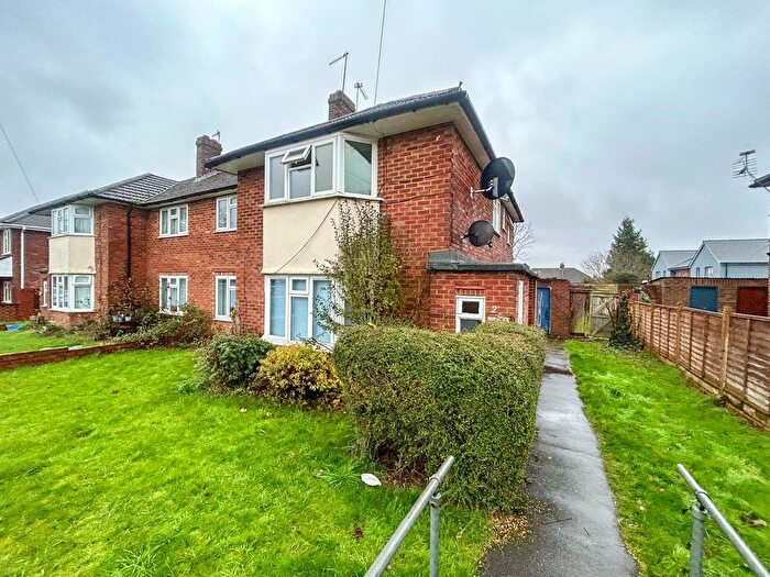 2 Bedroom Flat To Rent In Rutland Avenue, High Wycombe, HP12