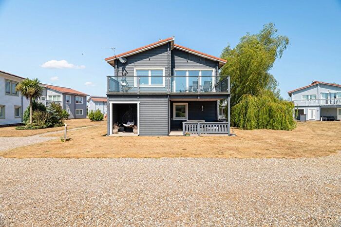 3 Bedroom Detached House For Sale In Caldecott Hall, Fritton, NR31