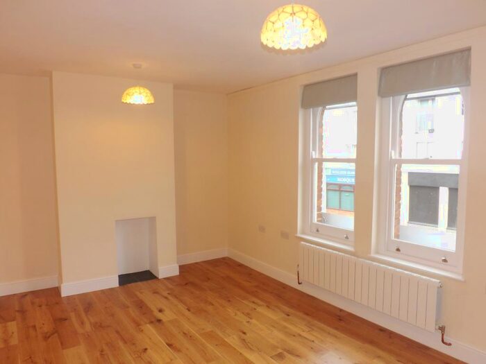 2 Bedroom Flat To Rent In Cowley Road, Oxford, OX4
